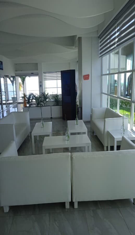 Sillas y lounge de hotel